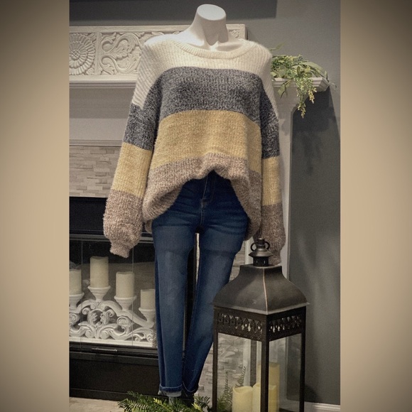 NEW SOFT big balloon sleeve sweater - Picture 2 of 3